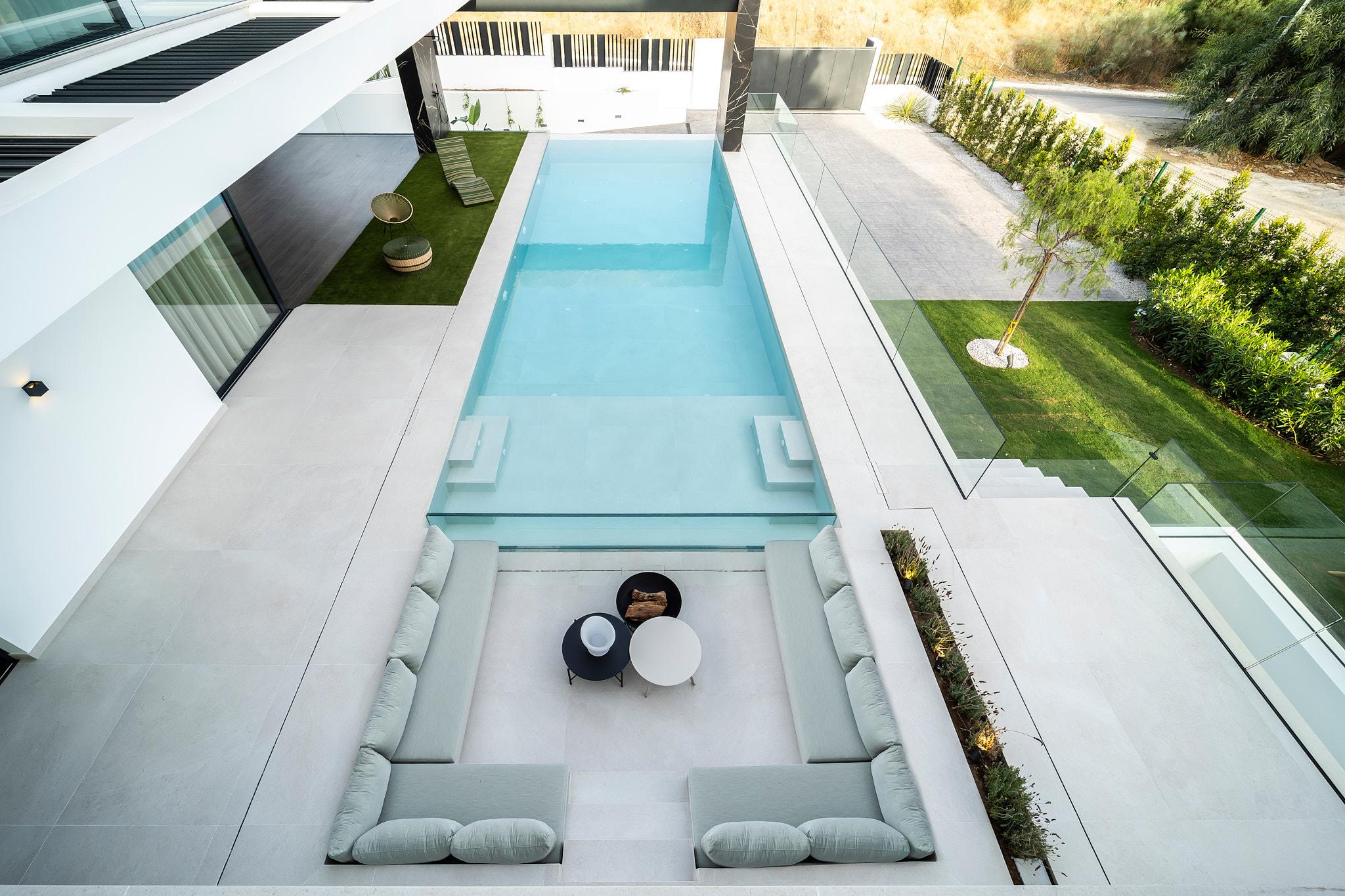 Bedroom with built-in wardrobe storage, 6-bedroom villa, El Paraíso, Estepona