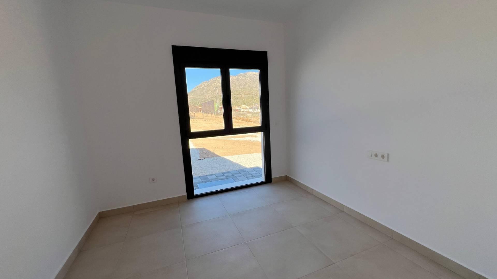 Second bathroom in 3-bedroom new-build villa, Hondón de las Nieves