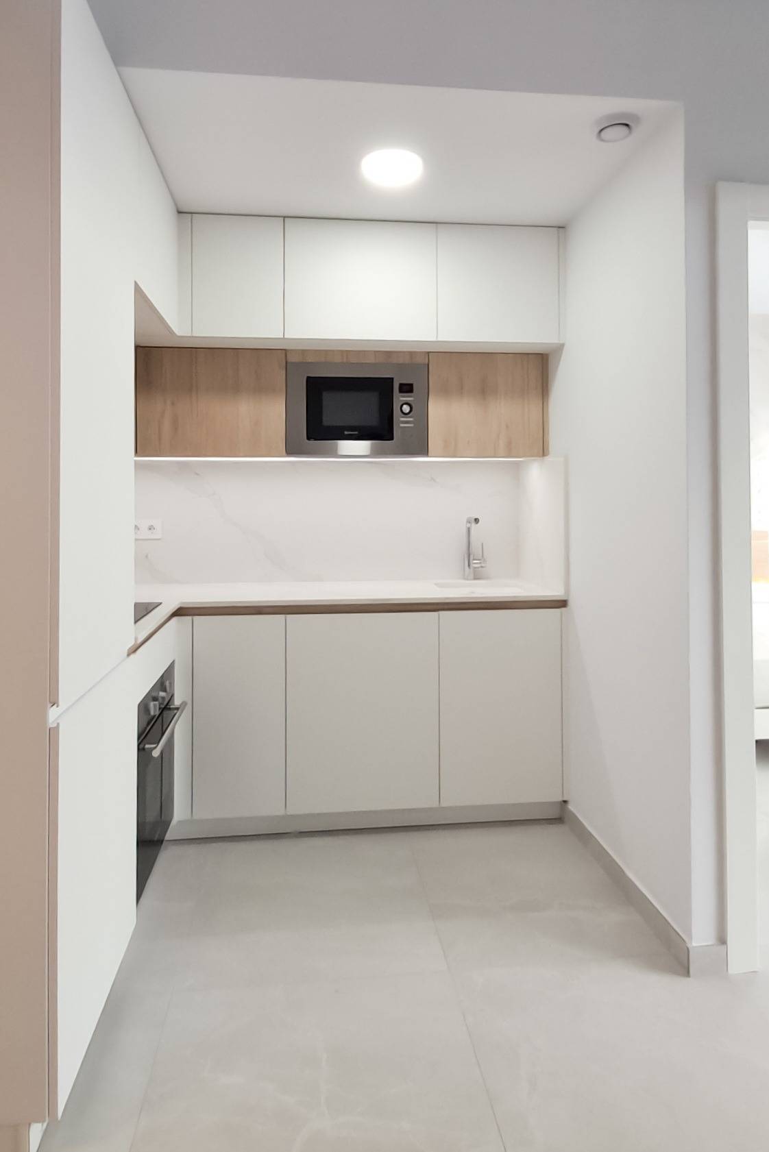 Double bedroom with built-in wardrobes in 3-bedroom apartment, Zona los Frutales