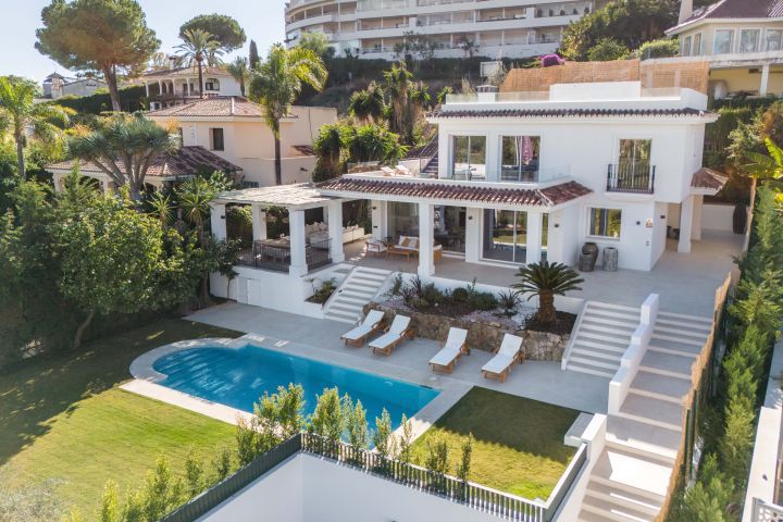 Internal staircase in new-build villa, Los Naranjos, Marbella