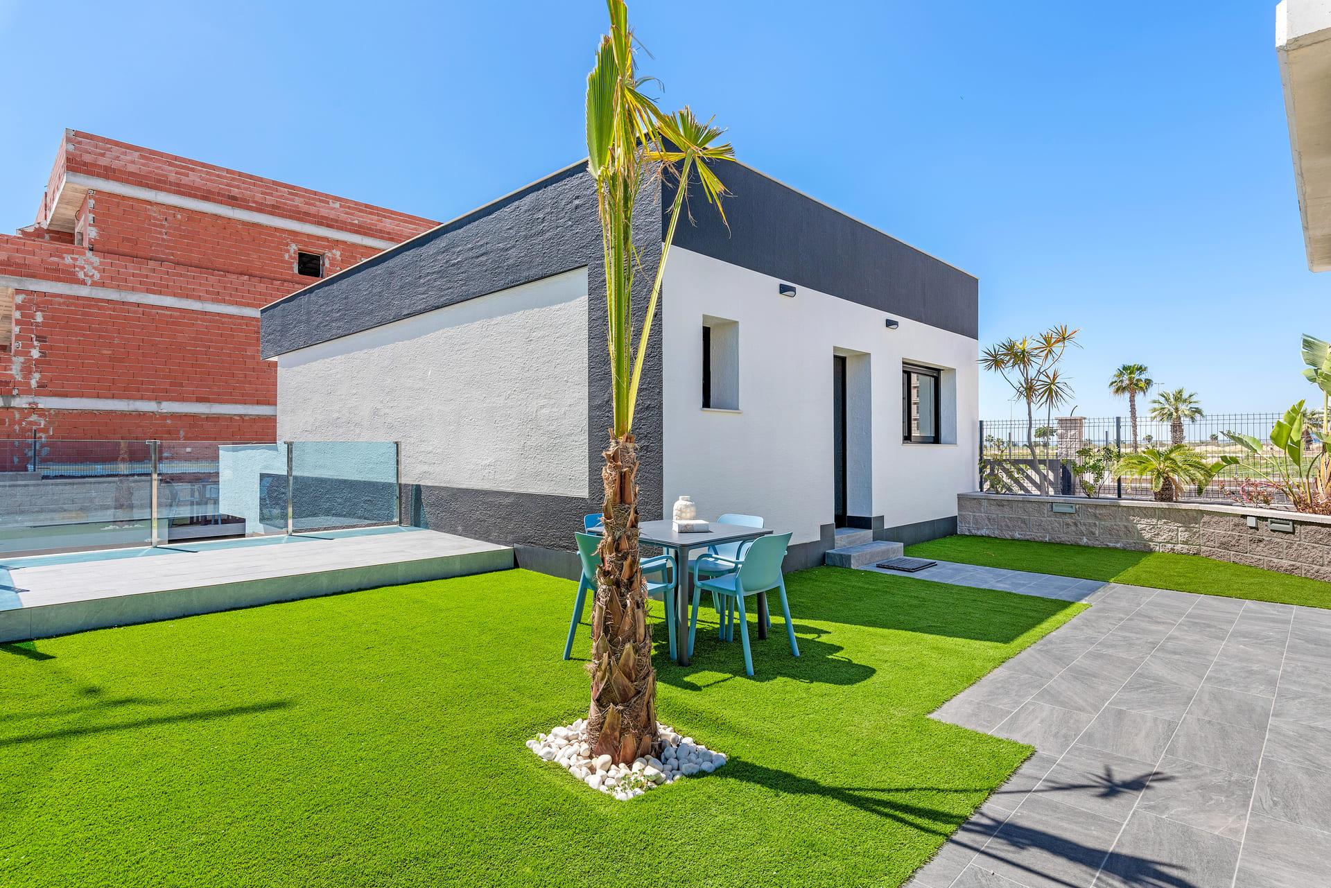 Complex communal area and pool surrounds, El Raso