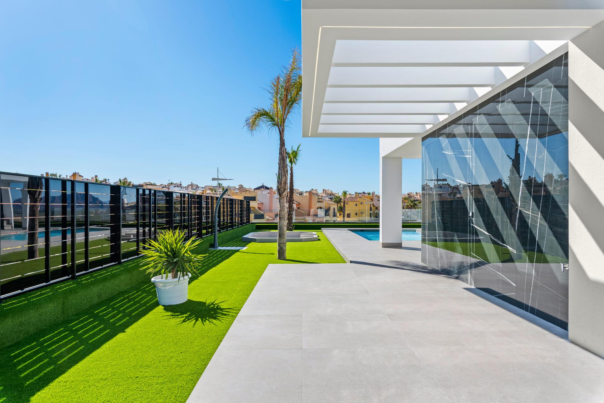 Second bedroom with built-in storage in new-build villa, Algorfa