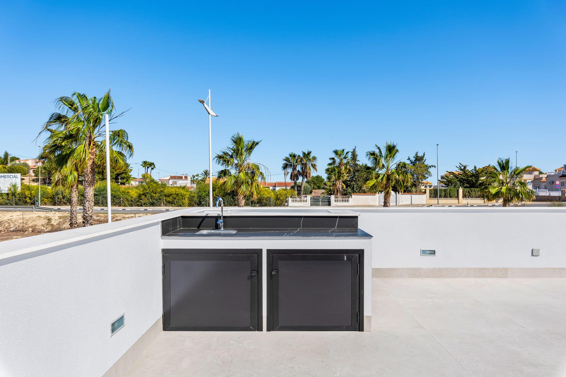 Front garden area on 455m2 plot at new-build villa, Algorfa
