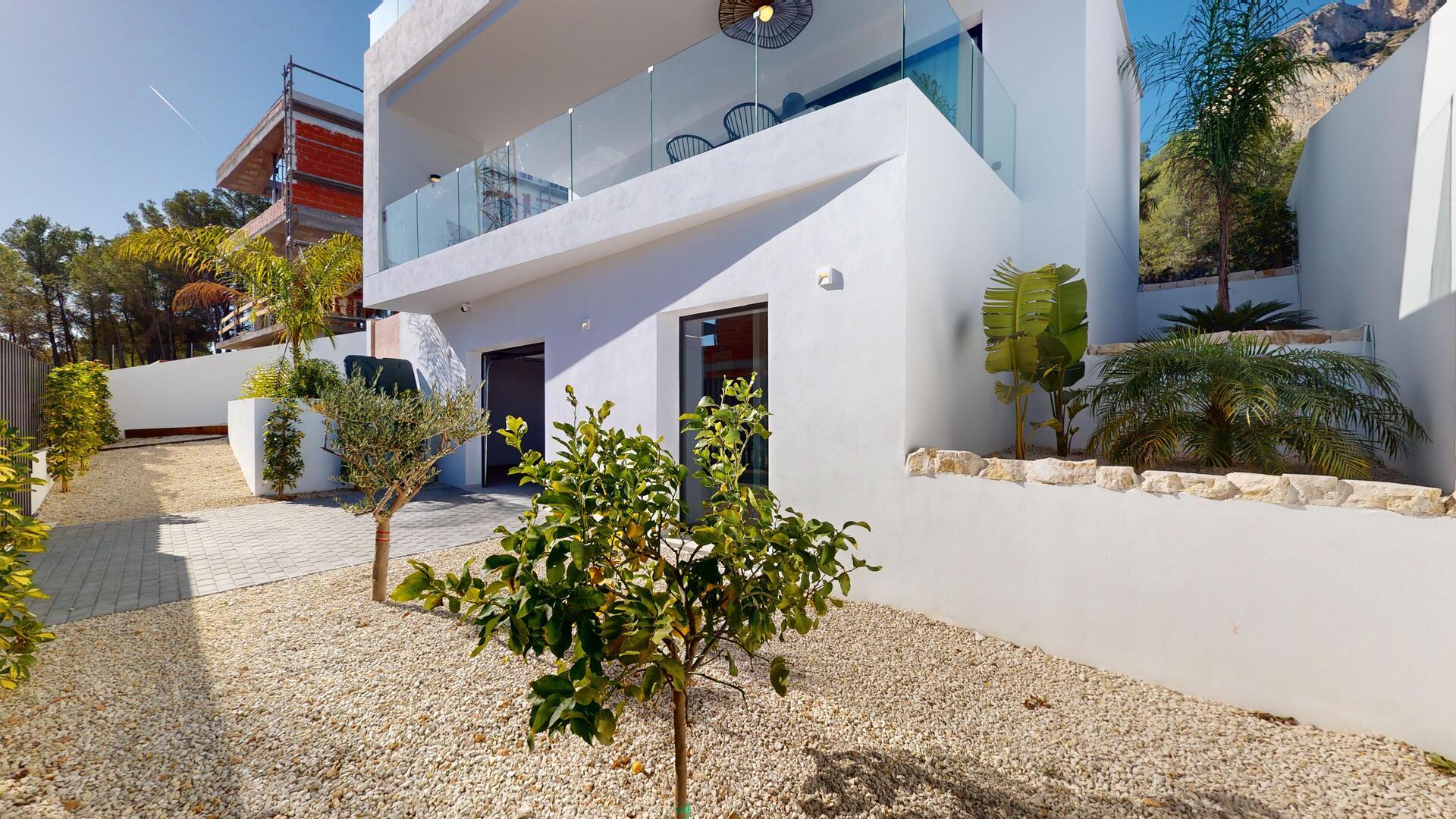 Front elevation of detached new-build villa in Pla de Cantal, Polop
