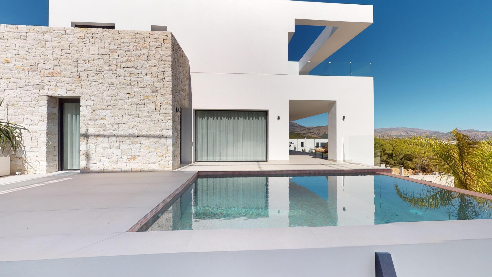 Garage or parking area within new-build villa plot, Polop