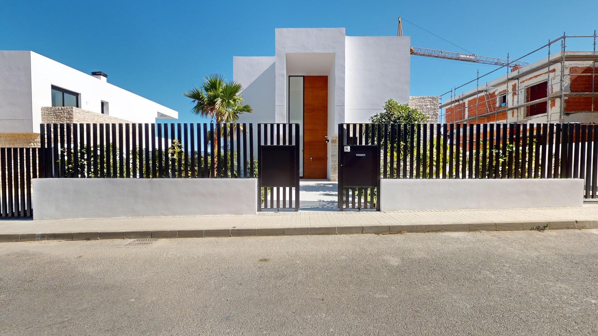 Integrated kitchen appliances in new-build villa, Polop