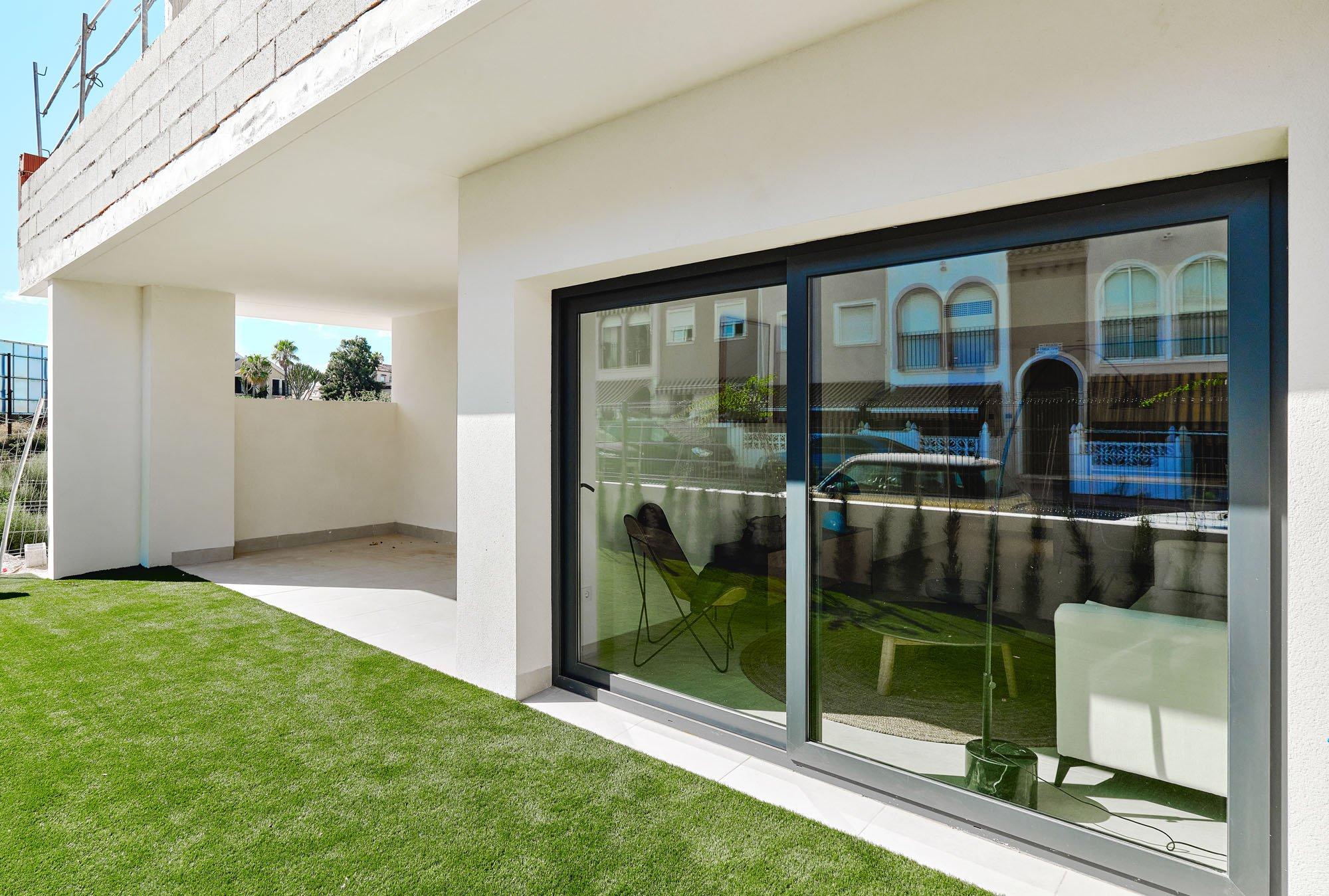 Communal garage and parking in new-build complex, Acequion
