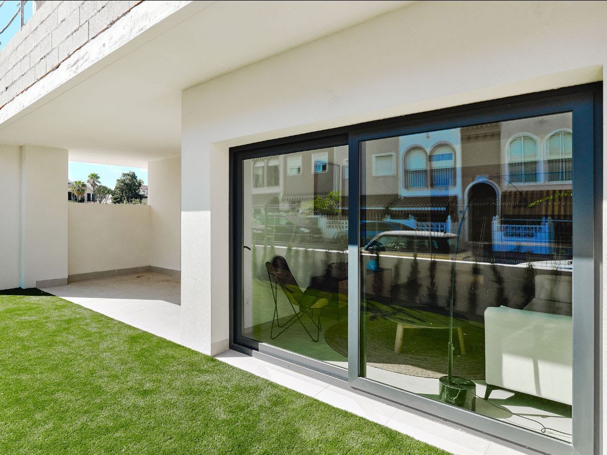 Living and dining area in 2-bedroom new-build bungalow, Acequion, Torrevieja