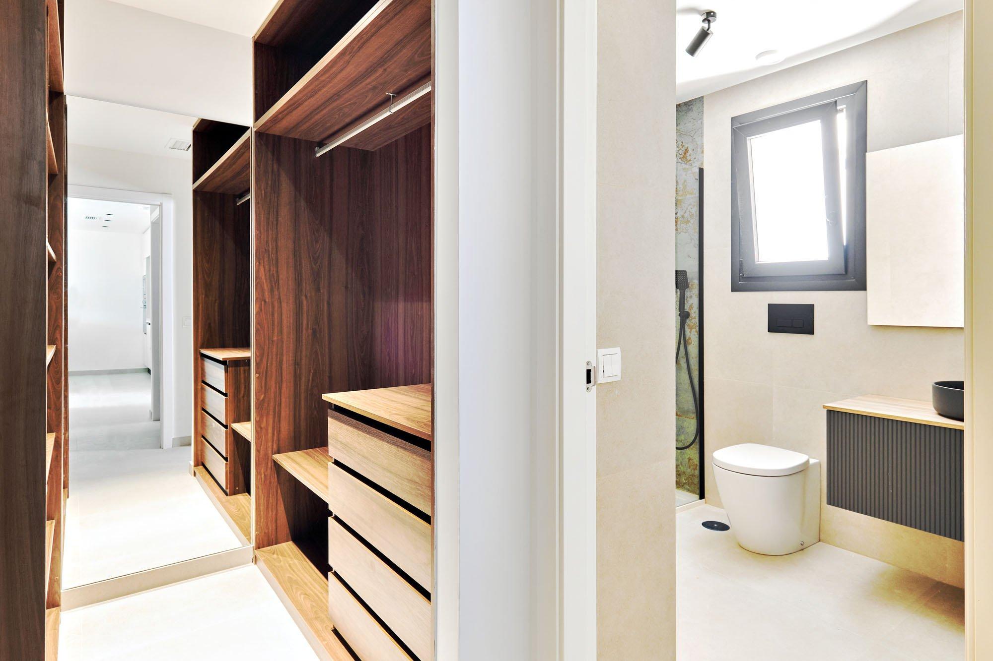 Show unit kitchen and breakfast bar, Acequion, Torrevieja