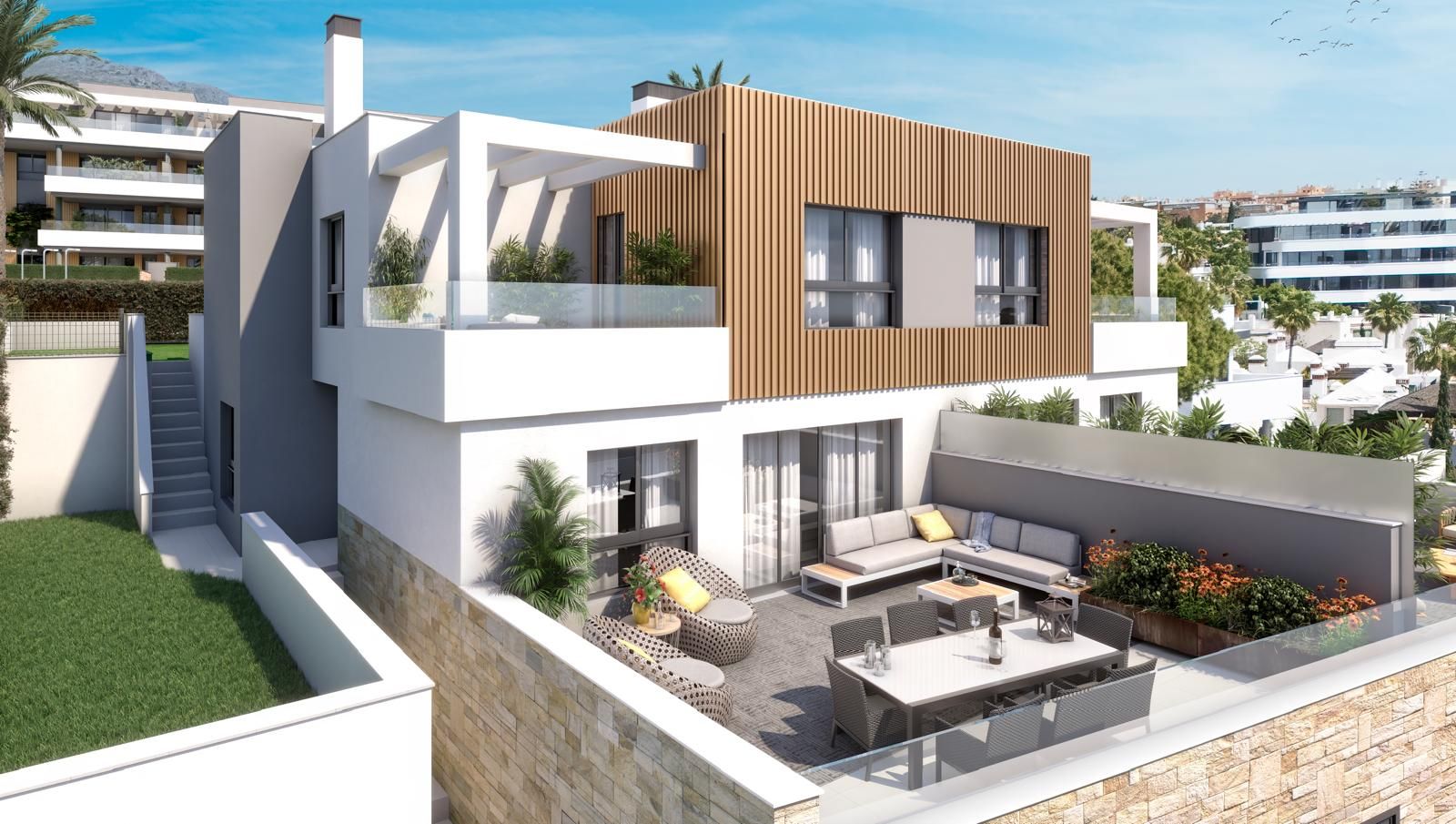 Communal saltwater pool with beach-style entry, Montemar development, Torremolinos