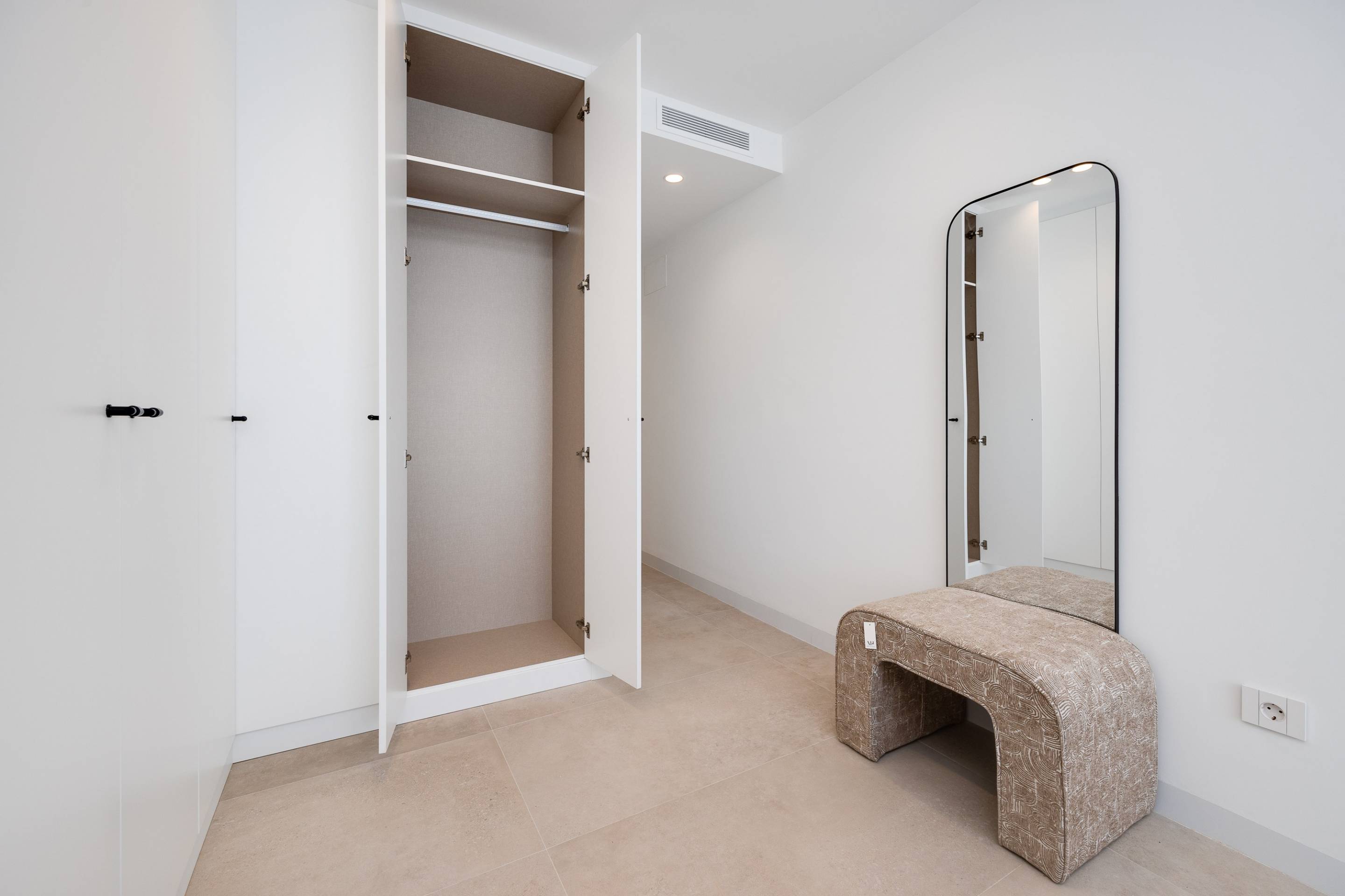 Built-in wardrobes in main bedroom, Dorado Country Club townhouse