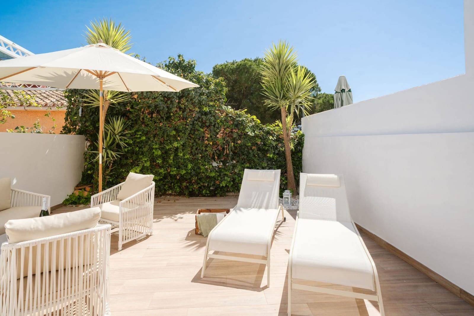 Living room with fireplace in 3-bedroom townhouse, Arroyo de la Miel