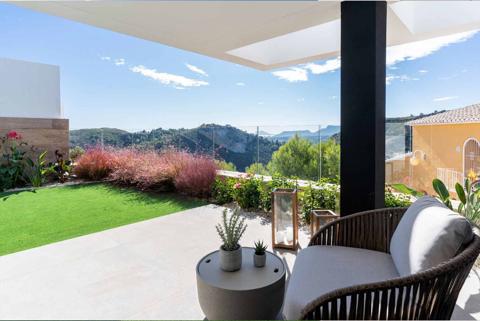 Terrace with table and chairs