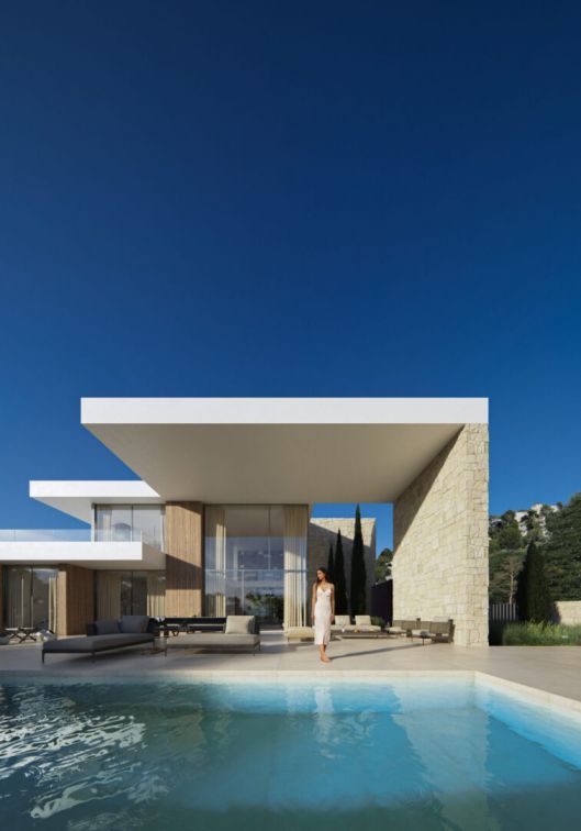 Side elevation of new-build villa with surrounding plot, Pinar de Advocat-Cometa, Moraira