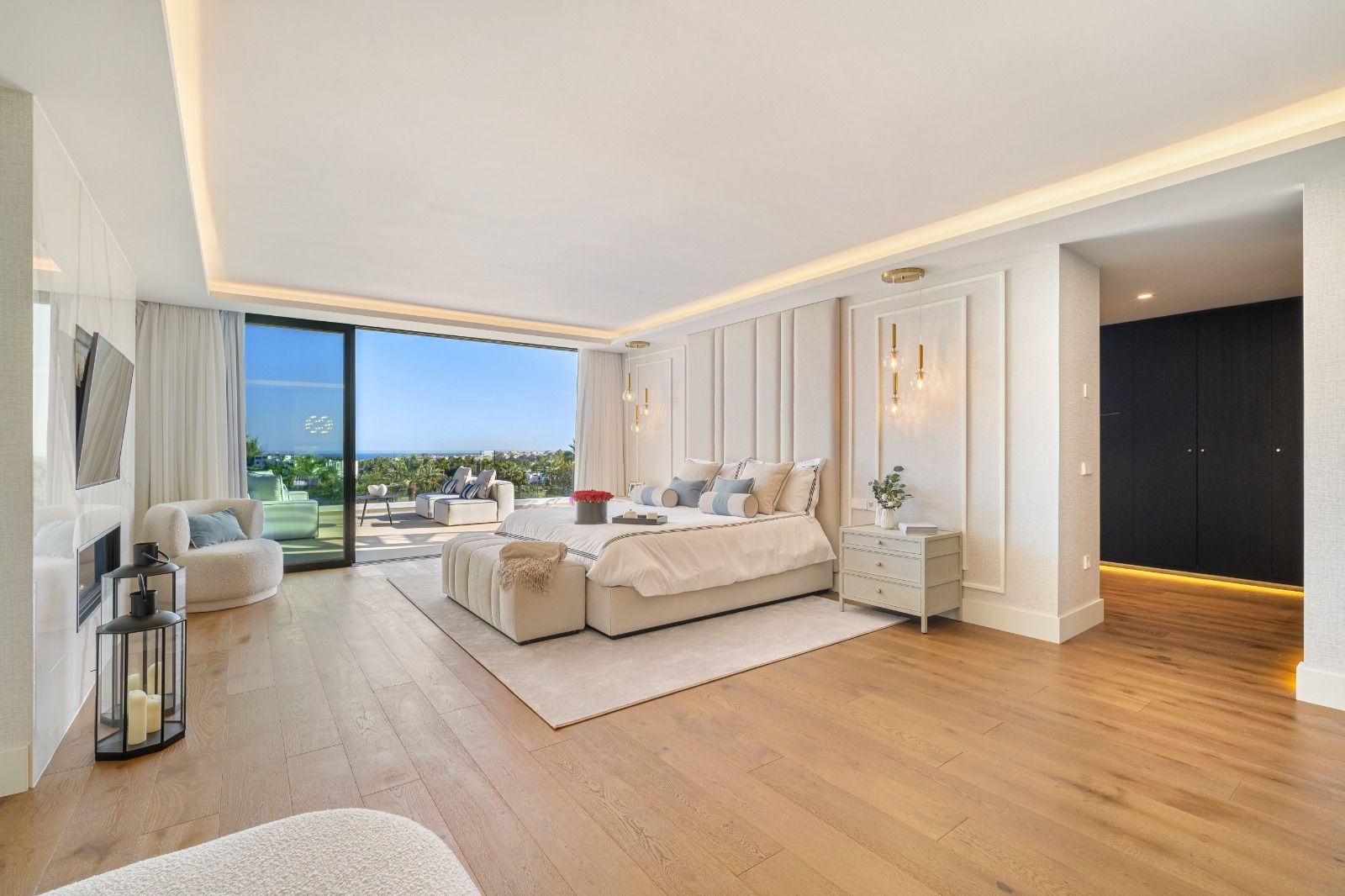 Third bedroom in 6-bedroom new-build villa, Las Brisas, Marbella