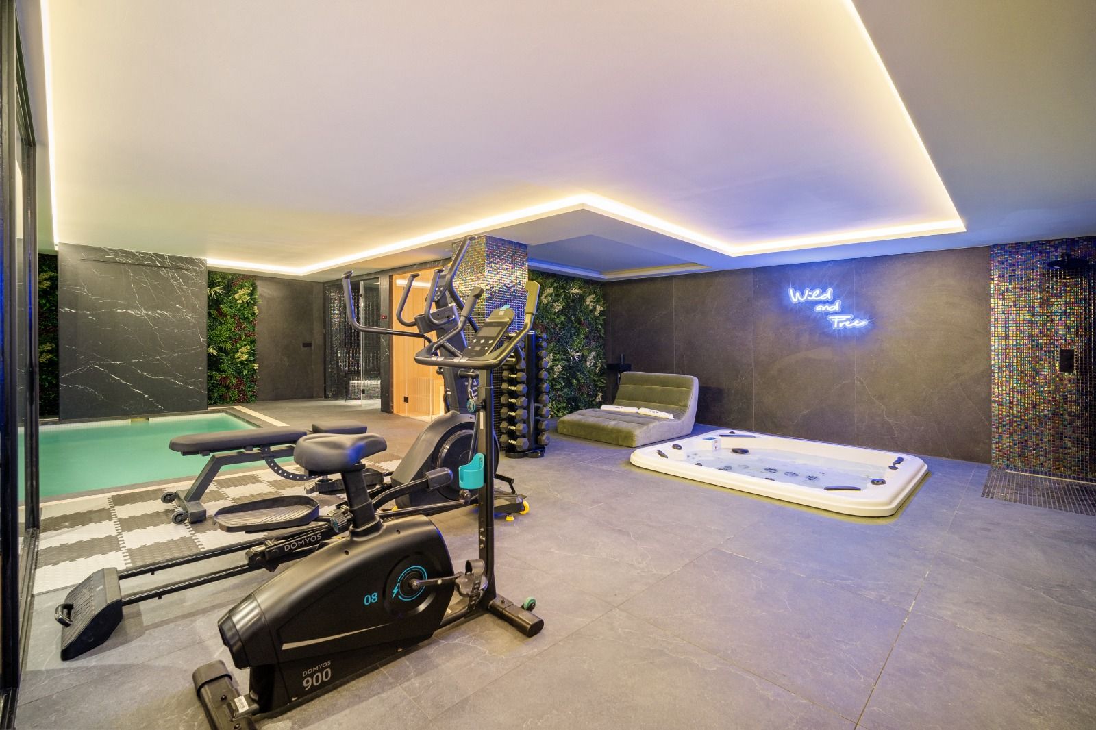 Hallway and staircase in 6-bedroom new-build villa, Las Brisas, Marbella