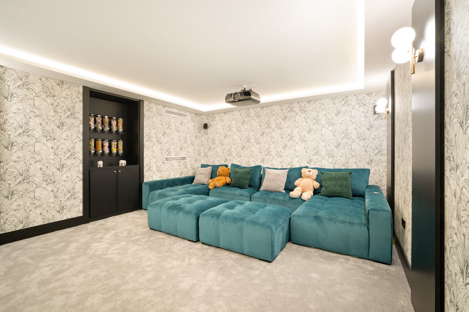 Open-plan kitchen and living space in new-build villa, Las Brisas, Marbella