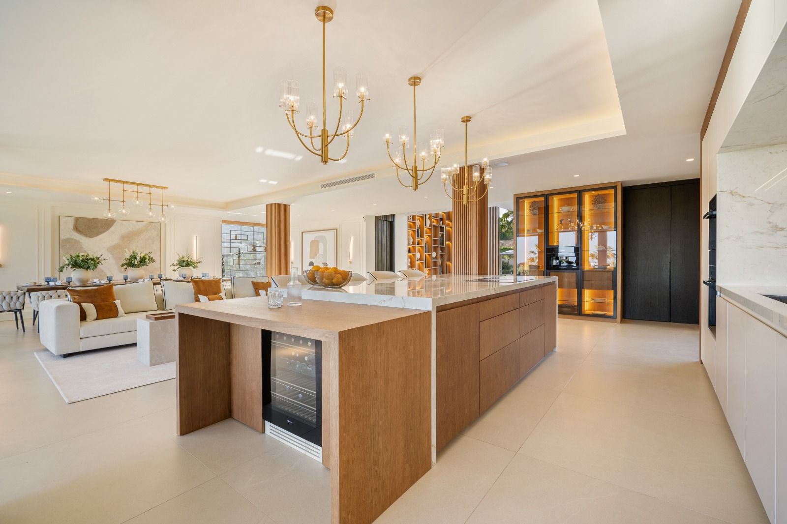 Guest bathroom on ground floor of 6-bedroom villa, Las Brisas, Marbella