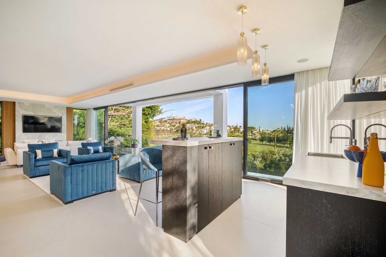 Upper-floor bedroom with mountain views in new-build villa, Las Brisas, Marbella