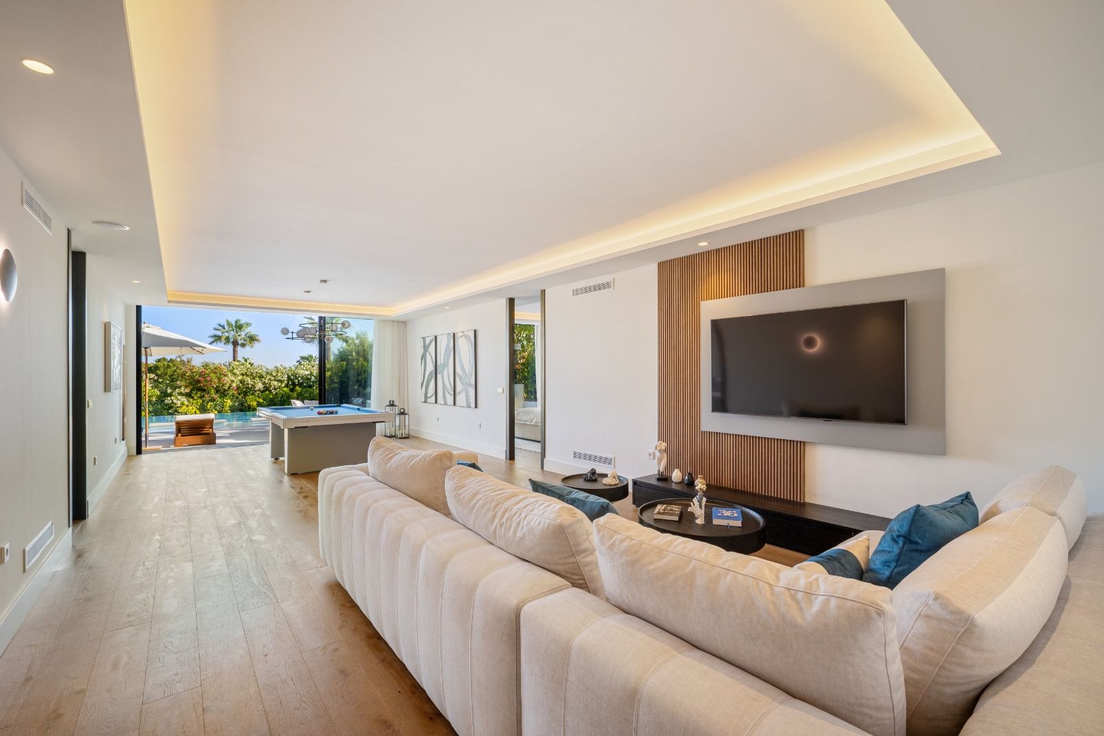 Main bedroom with floor-to-ceiling glazing in 6-bedroom villa, Las Brisas, Marbella