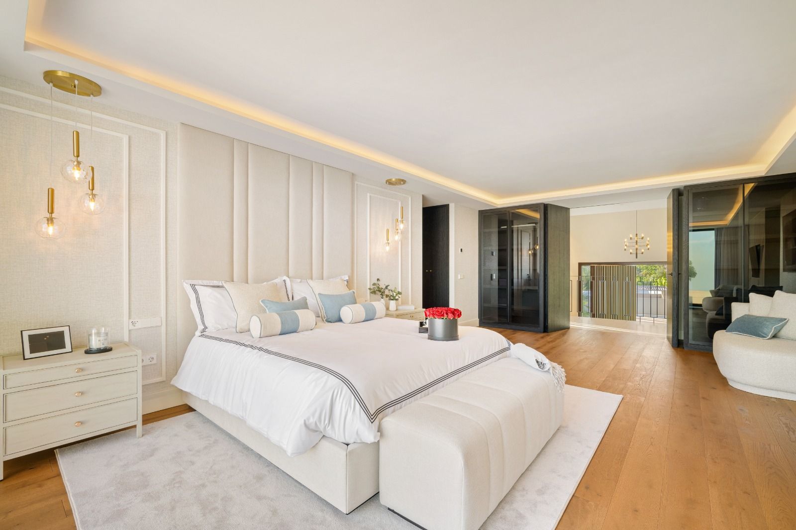 Private swimming pool and terrace in new-build villa, Las Brisas, Marbella