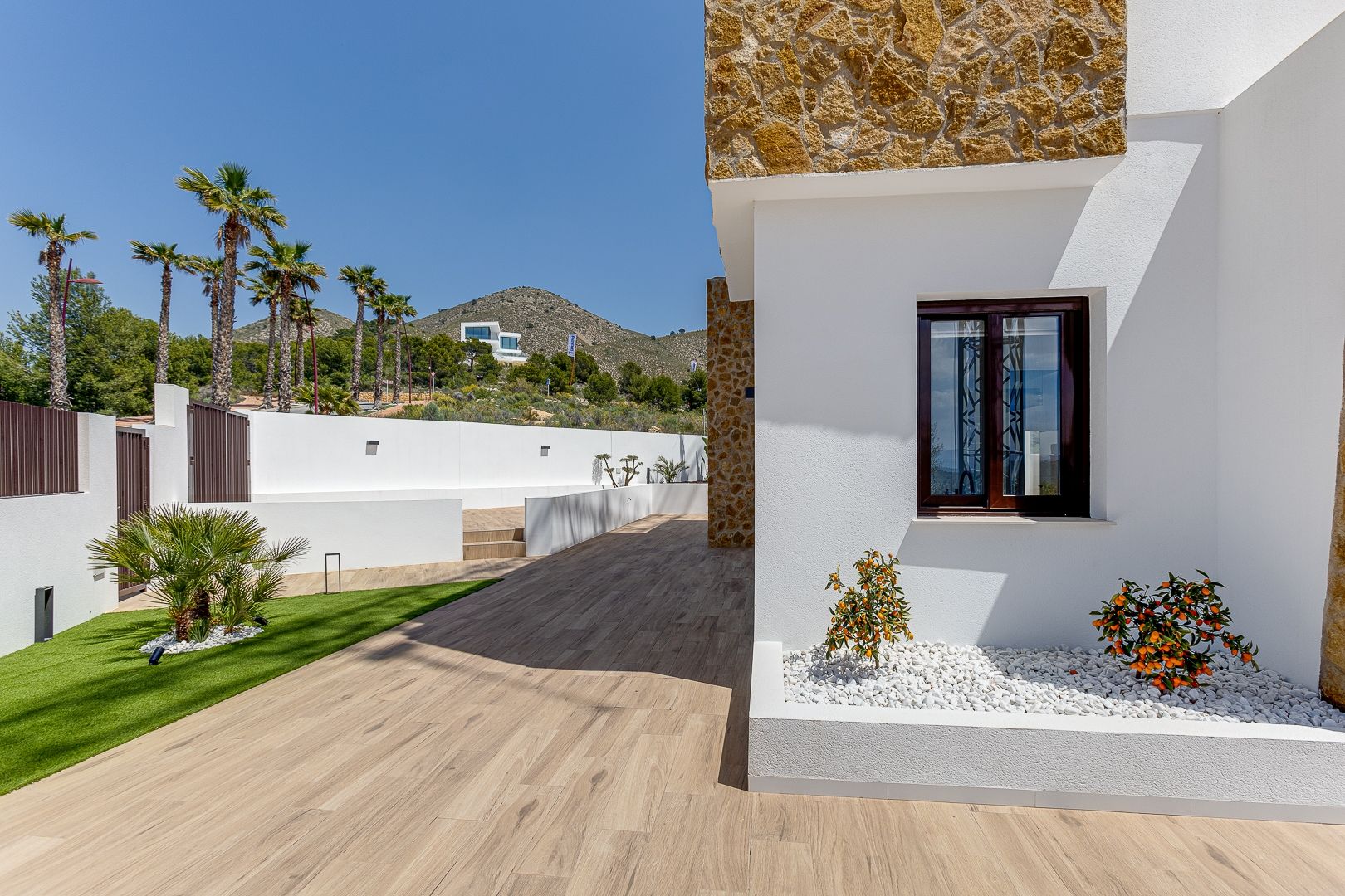 Living area with open-plan layout in 4-bedroom new-build villa, Golf Bahía, Finestrat