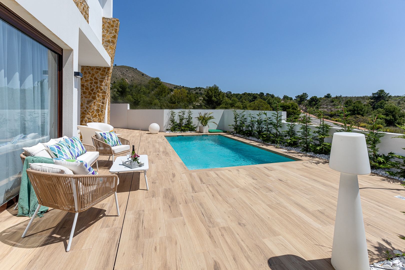Living room with doors to garden in new-build villa, Golf Bahía, Finestrat