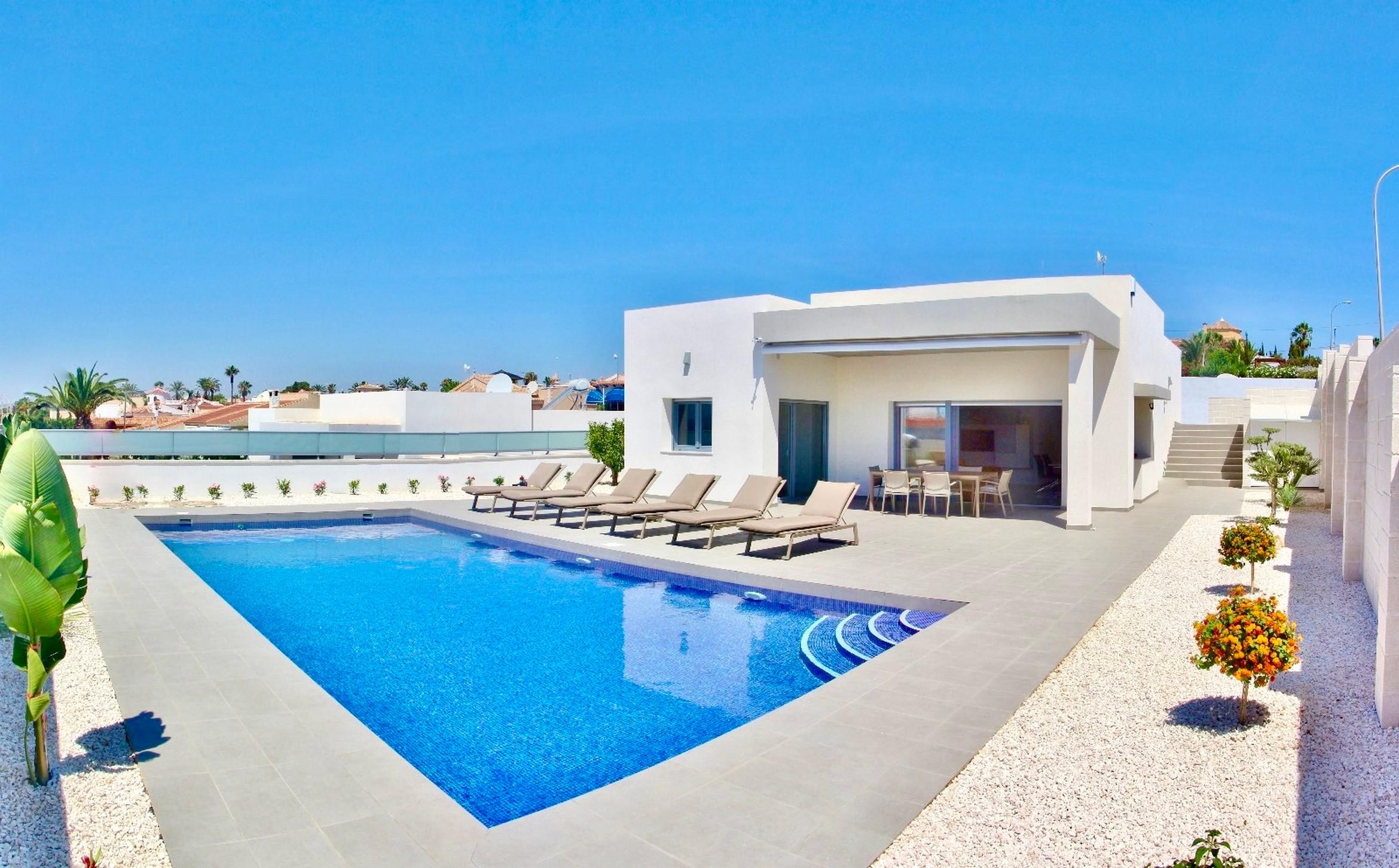 Kitchen fittings and worktops in new-build villa in Rafal, Alicante