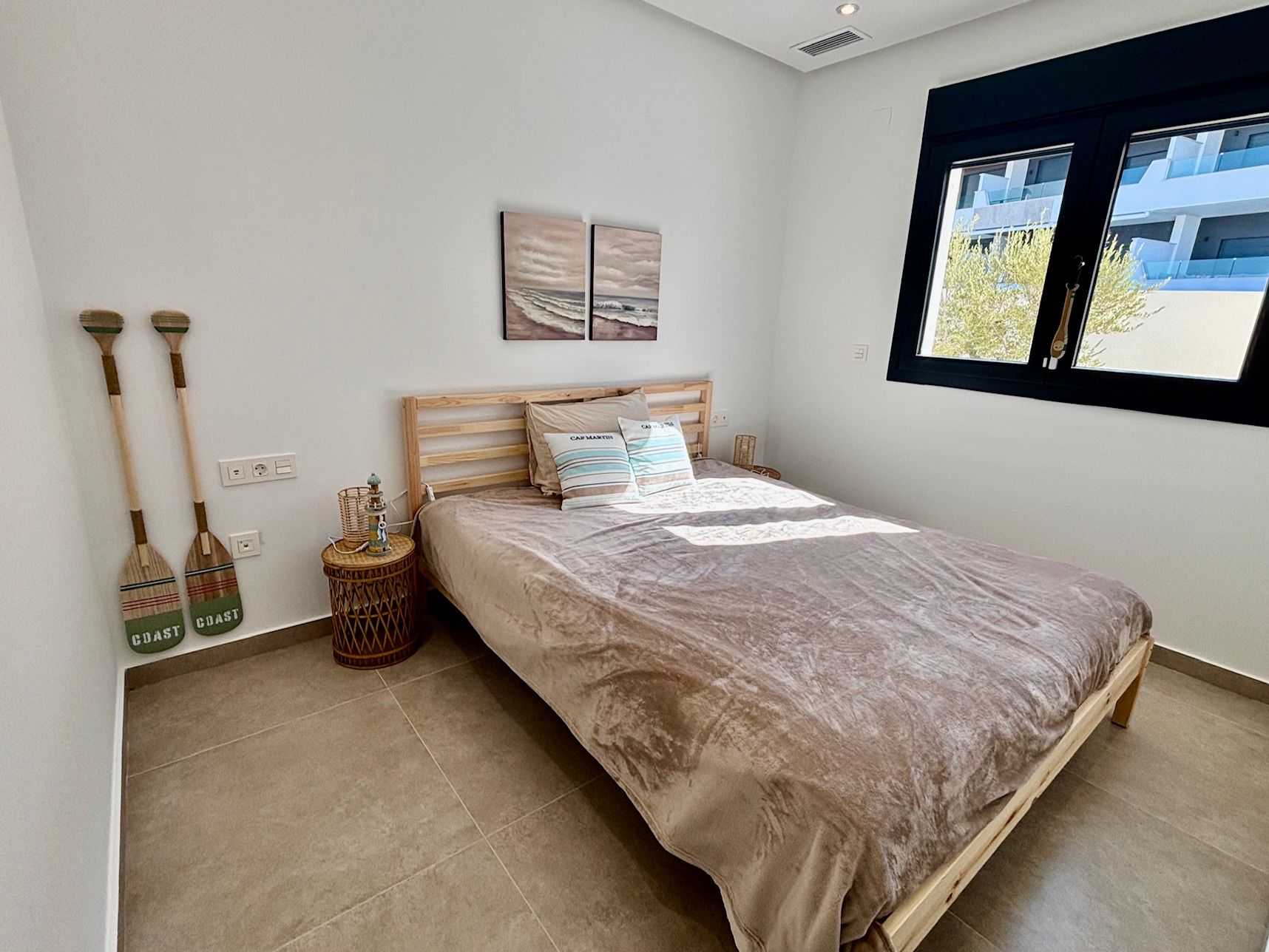 Family bathroom with bath in new-build villa in Rafal, Alicante