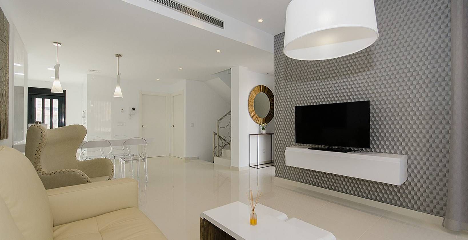 Open-plan living and dining area in 4-bedroom new-build villa, Campoamor