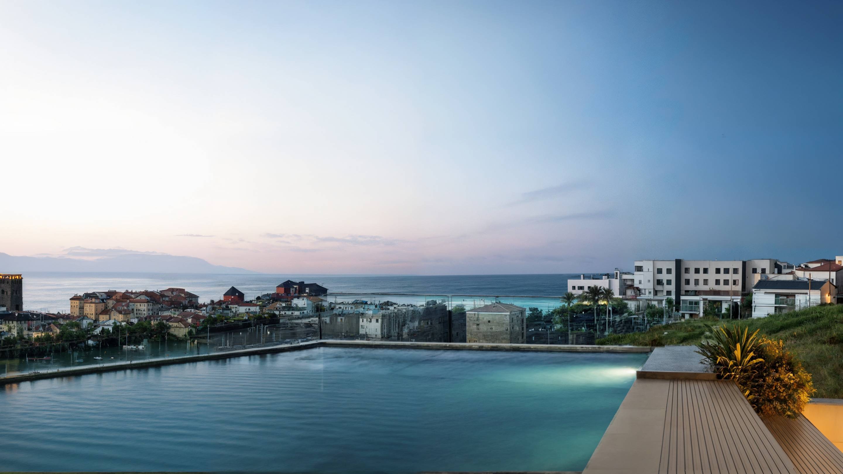 Private solarium on top floor of penthouse, Parque Central, Estepona