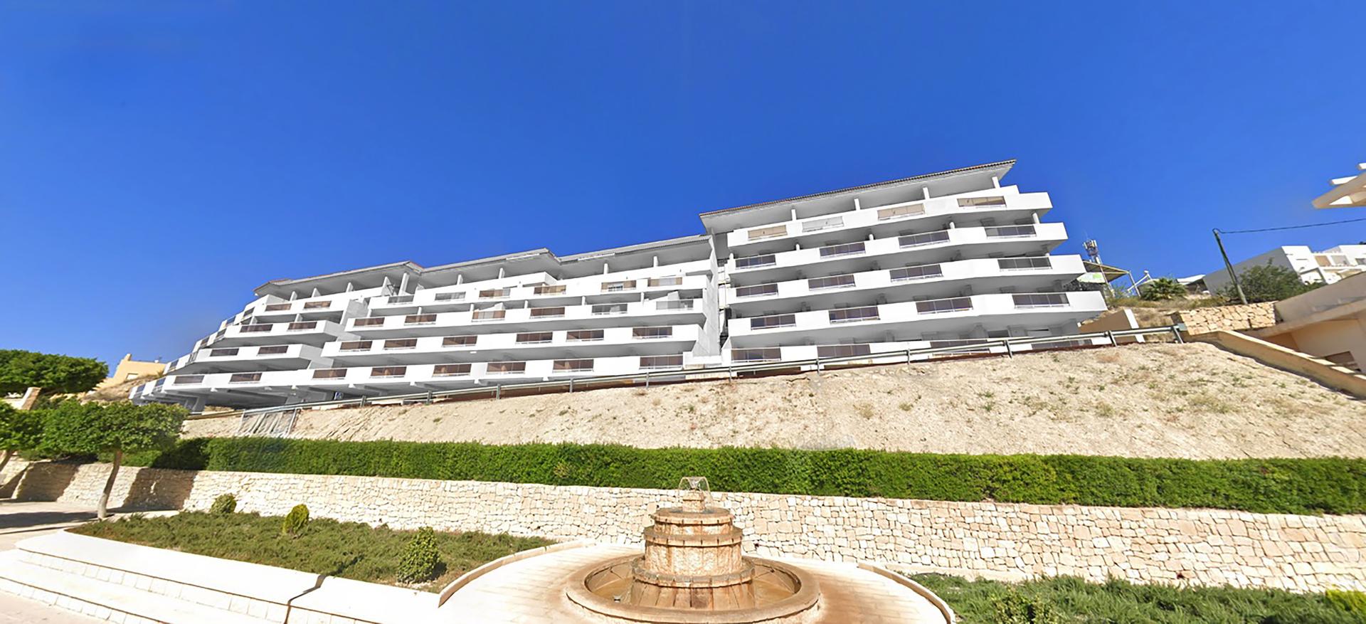 Communal swimming pool at new-build residential development in Relleu, Alicante
