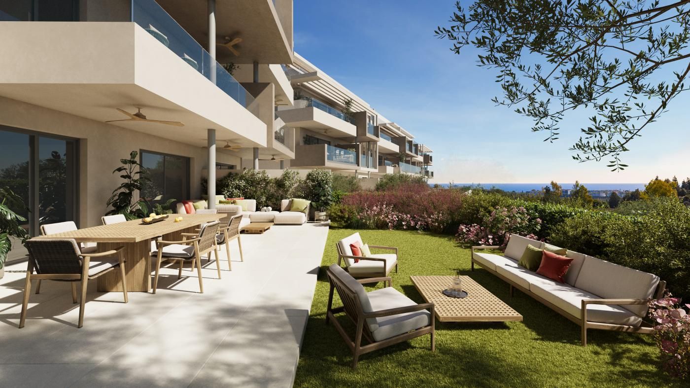 Complex grounds of the penthouse in Hipódromo-Cerrado del Águila, Mijas