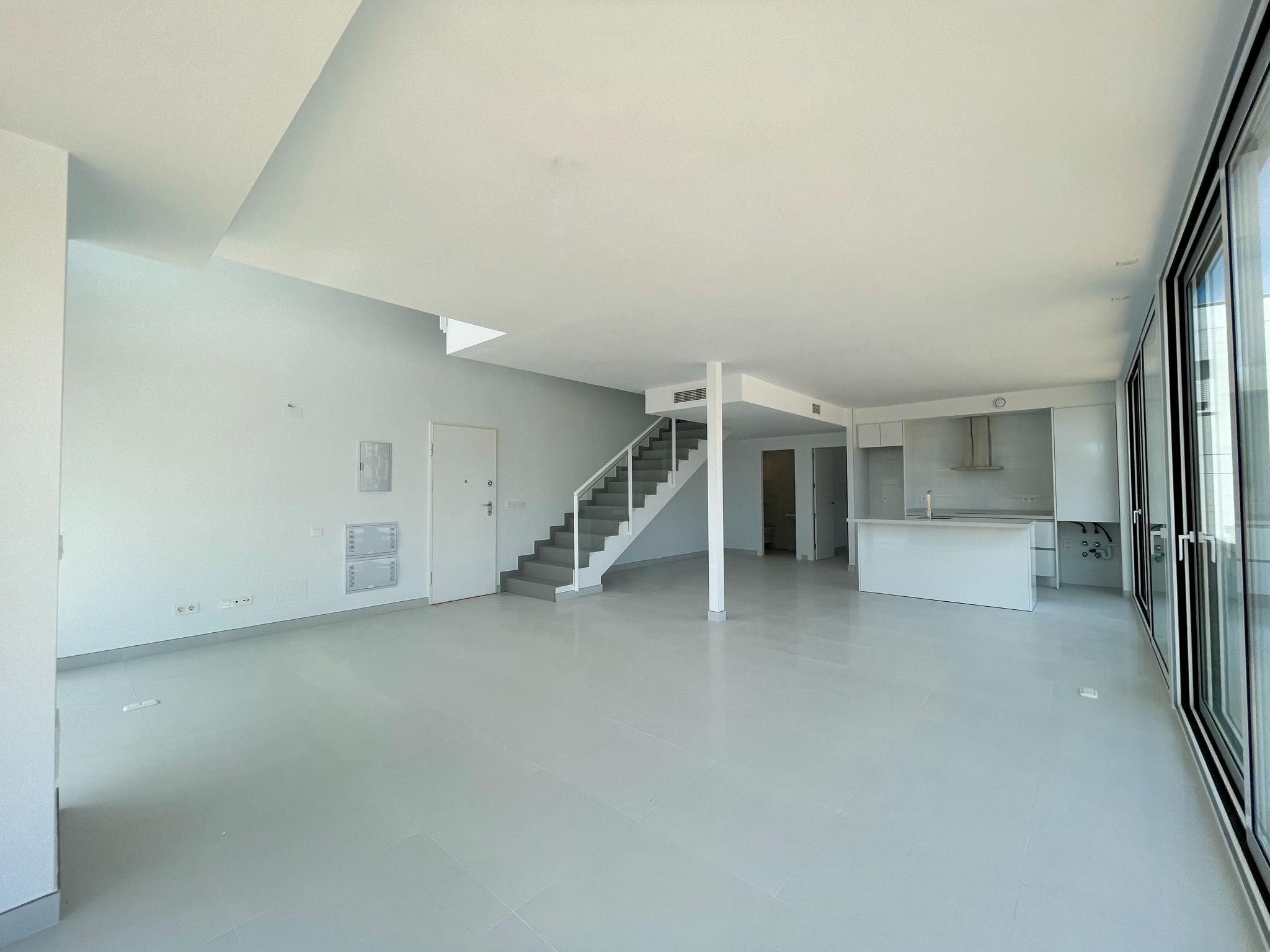 Garden and plot area of 4-bedroom new-build villa in Monte y Mar