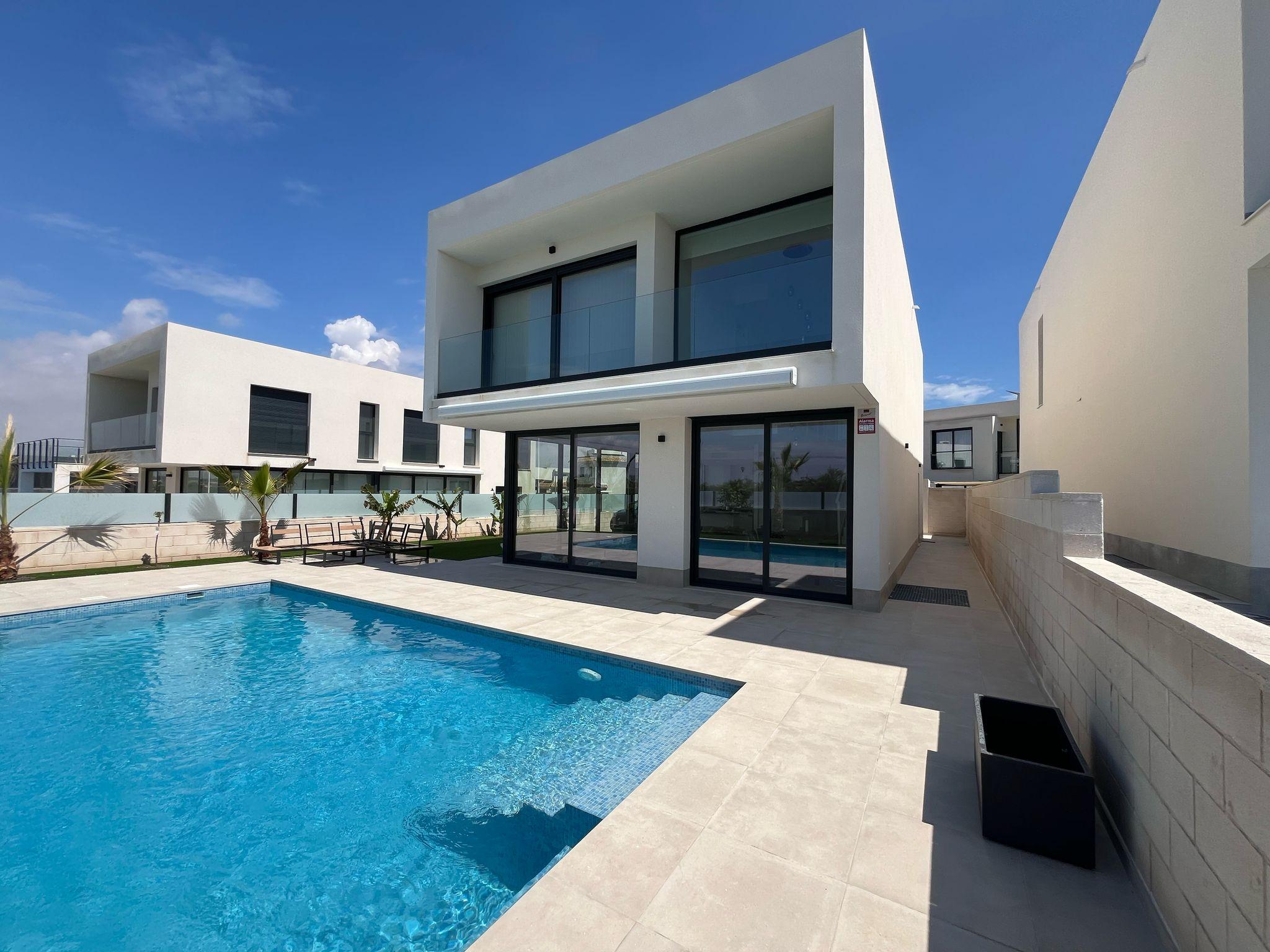 Kitchen with contemporary fittings in new-build villa in Monte y Mar, Gran Alacant