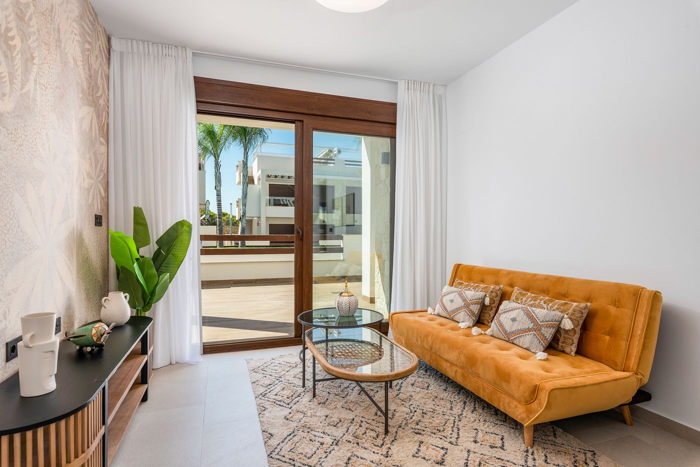 Terrace seating area with pergola, ground-floor bungalow, Los Balcones, Torrevieja