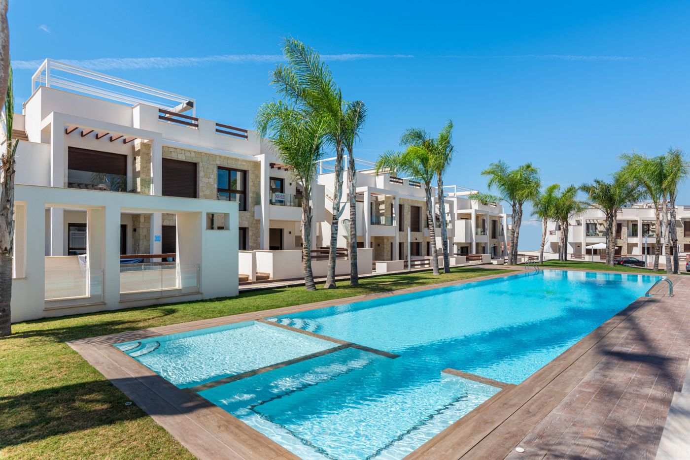 Street-level view of development surroundings, Los Balcones, Torrevieja