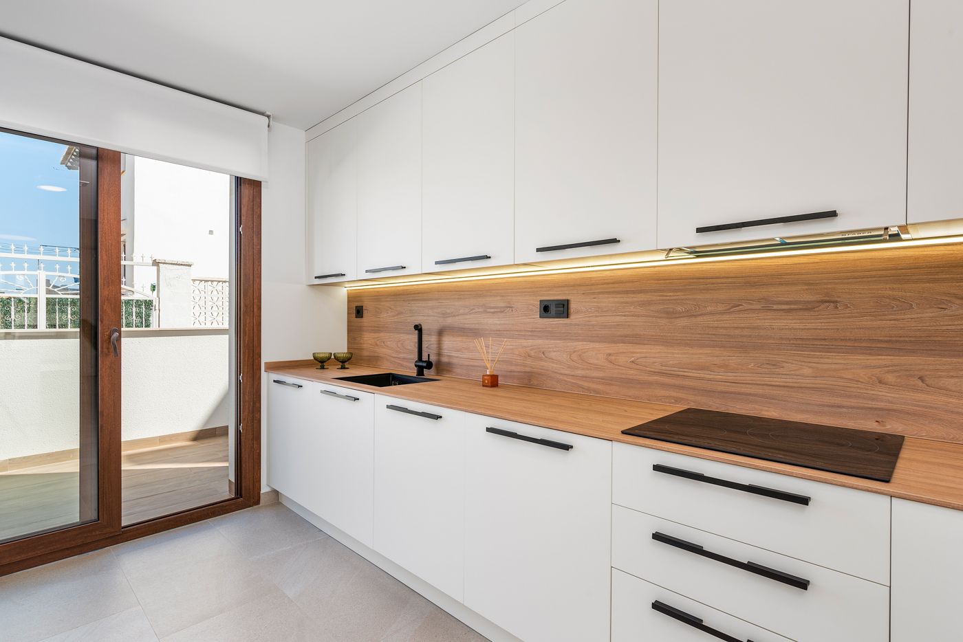 Show unit second bedroom with built-in storage, Los Balcones, Torrevieja