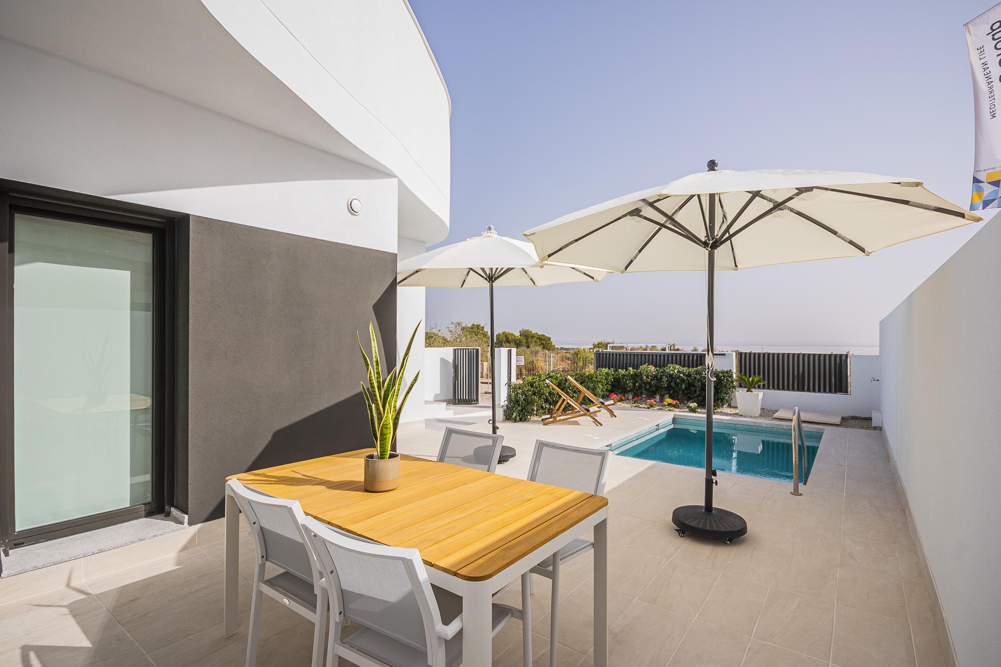Open-plan kitchen and dining area, 3-bedroom villa, Lago Jardín