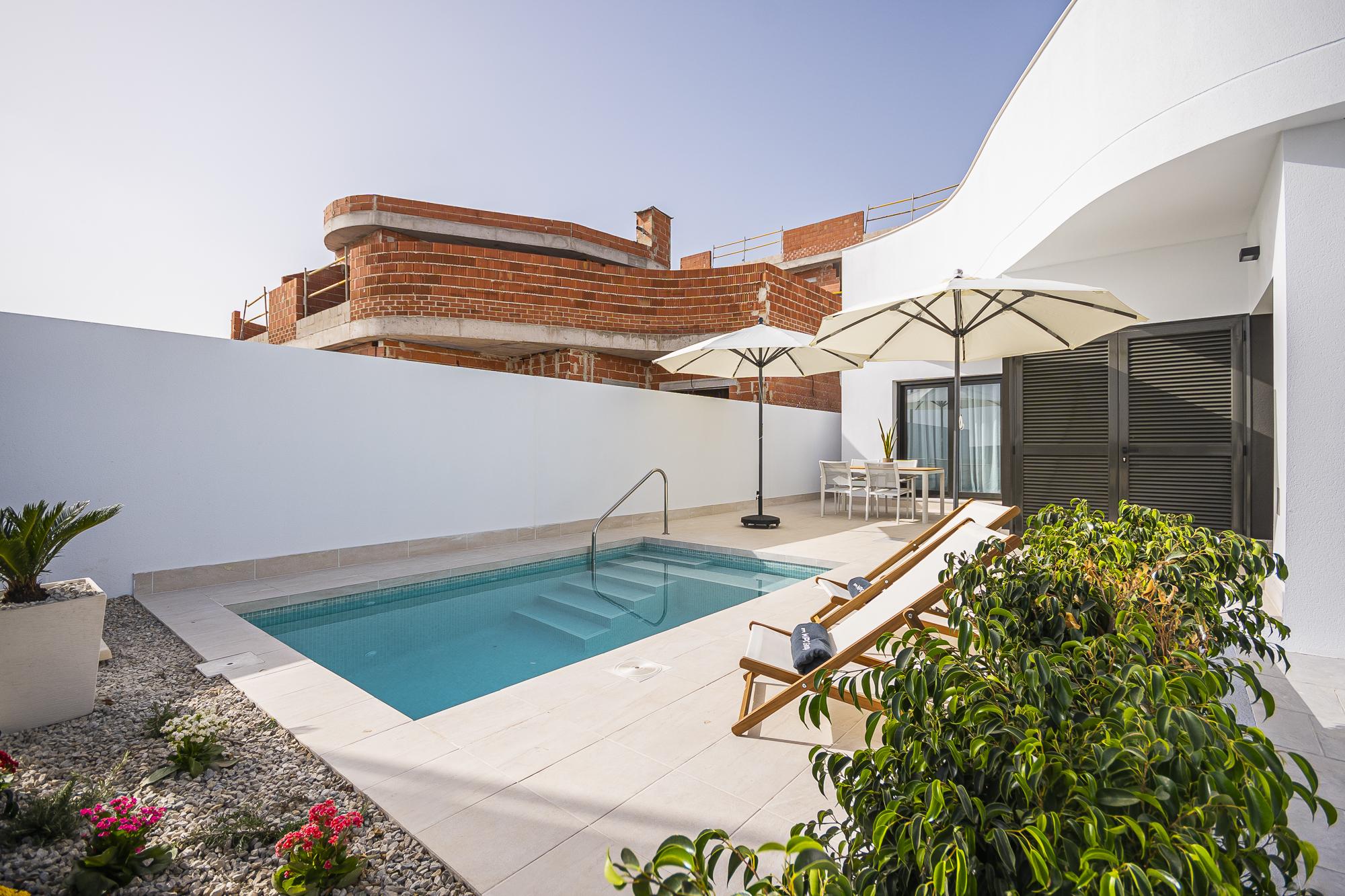 Rear garden boundary and planting, 226m2 plot, Lago Jardín villa