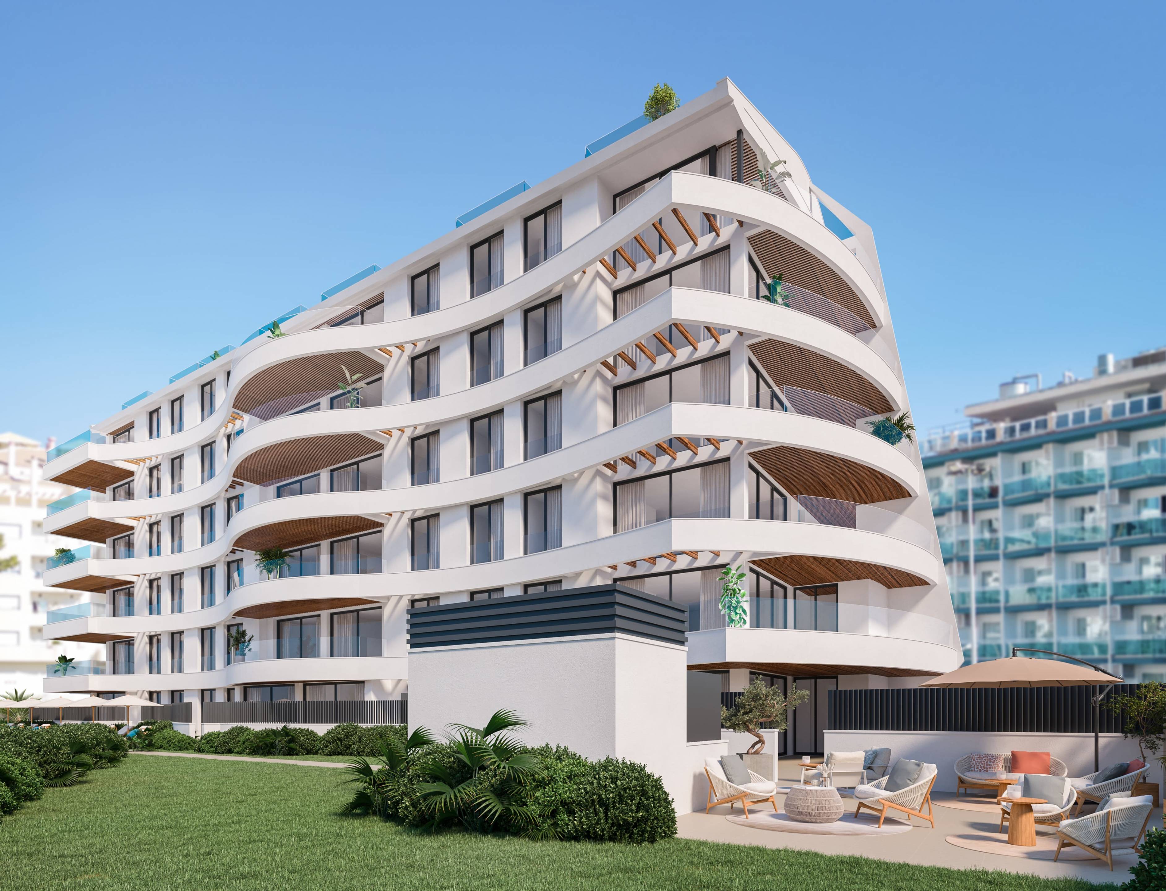 Master bedroom with built-in wardrobes in 3-bedroom penthouse, Puerto Marina, Benalmádena