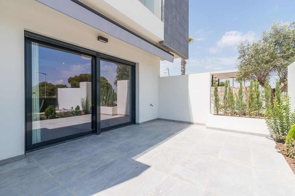 Exterior facade of bungalow block in Los Balcones, Torrevieja