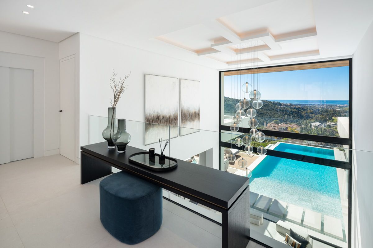 Fifth bedroom in 6-bedroom new-build villa, La Quinta, Benahavis