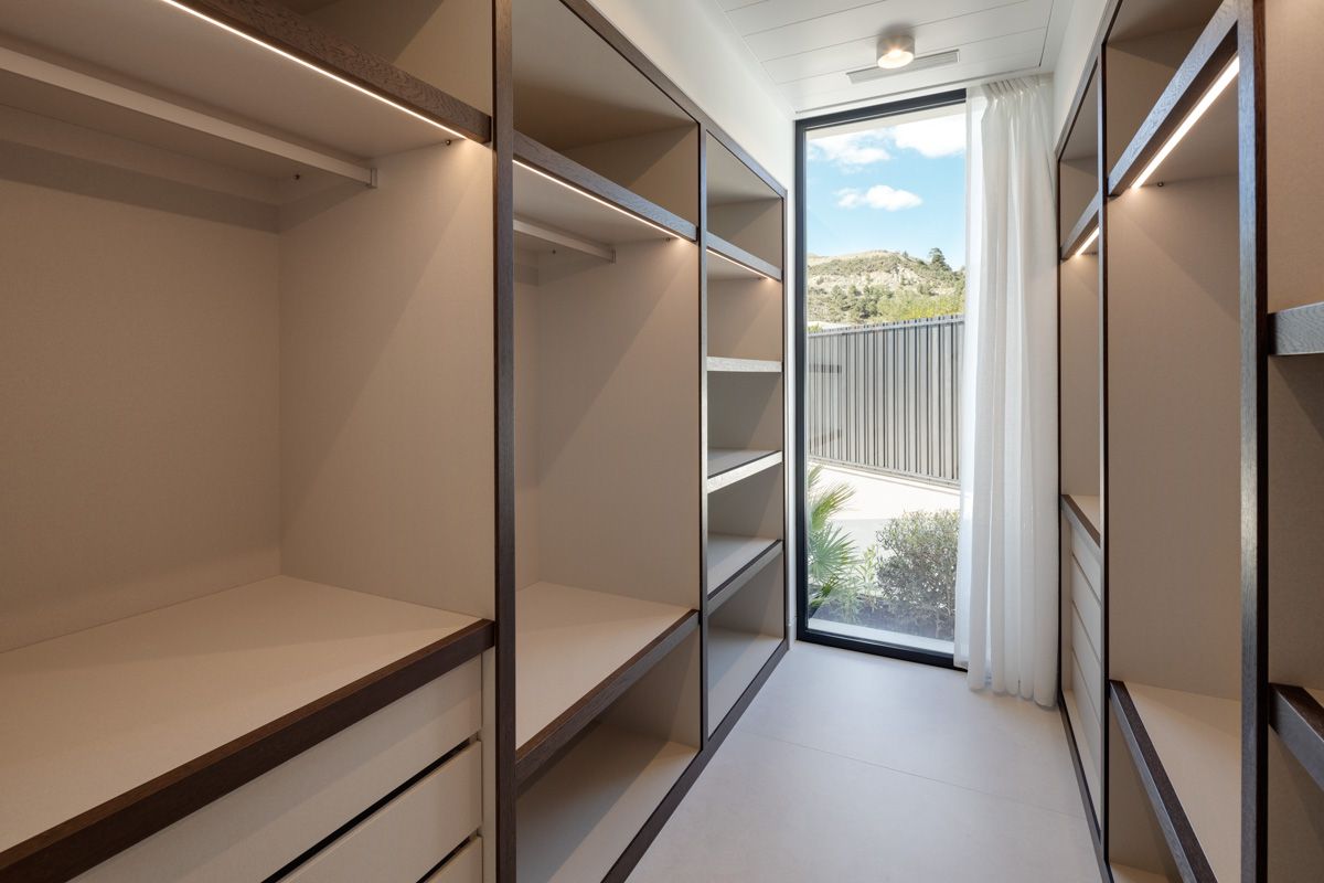 Sixth bedroom in 6-bedroom new-build villa, La Quinta, Benahavis