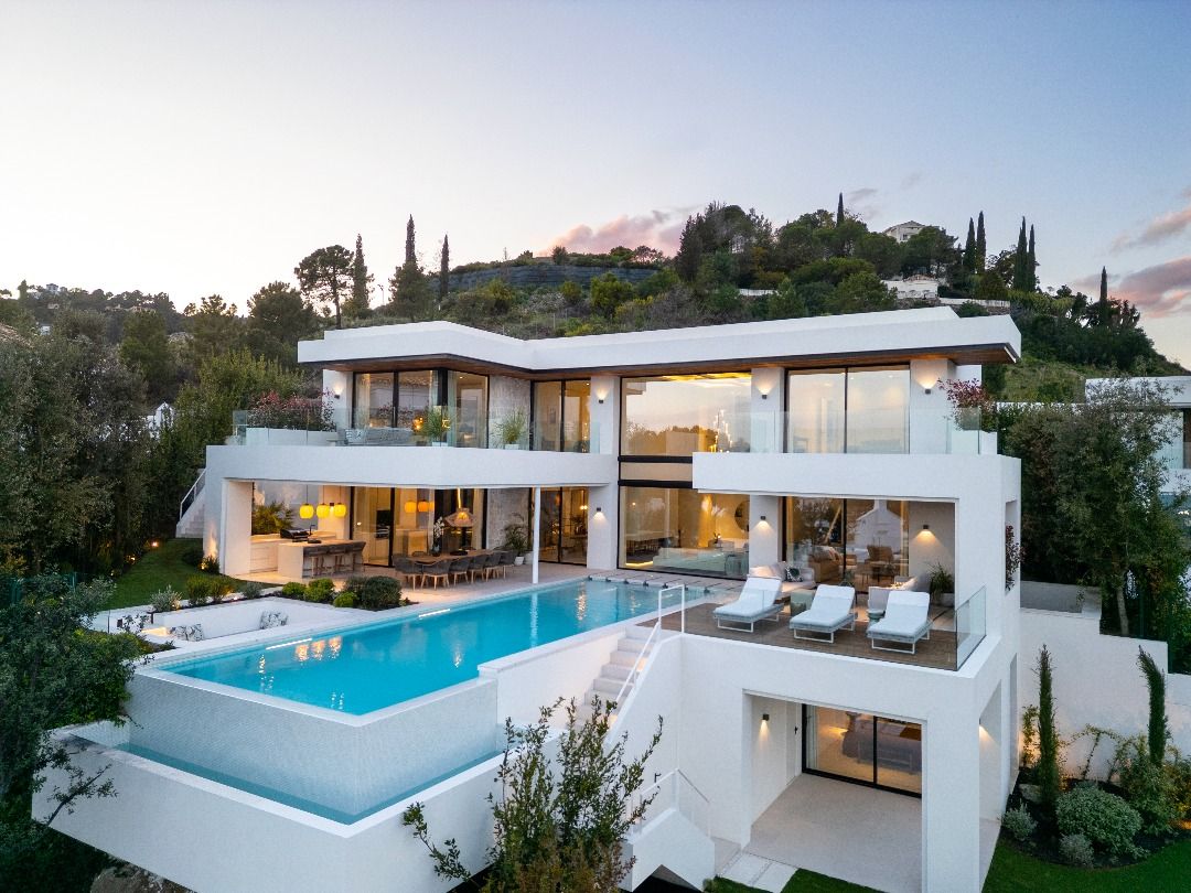 Open-plan interior detail in 6-bedroom new-build villa, La Quinta