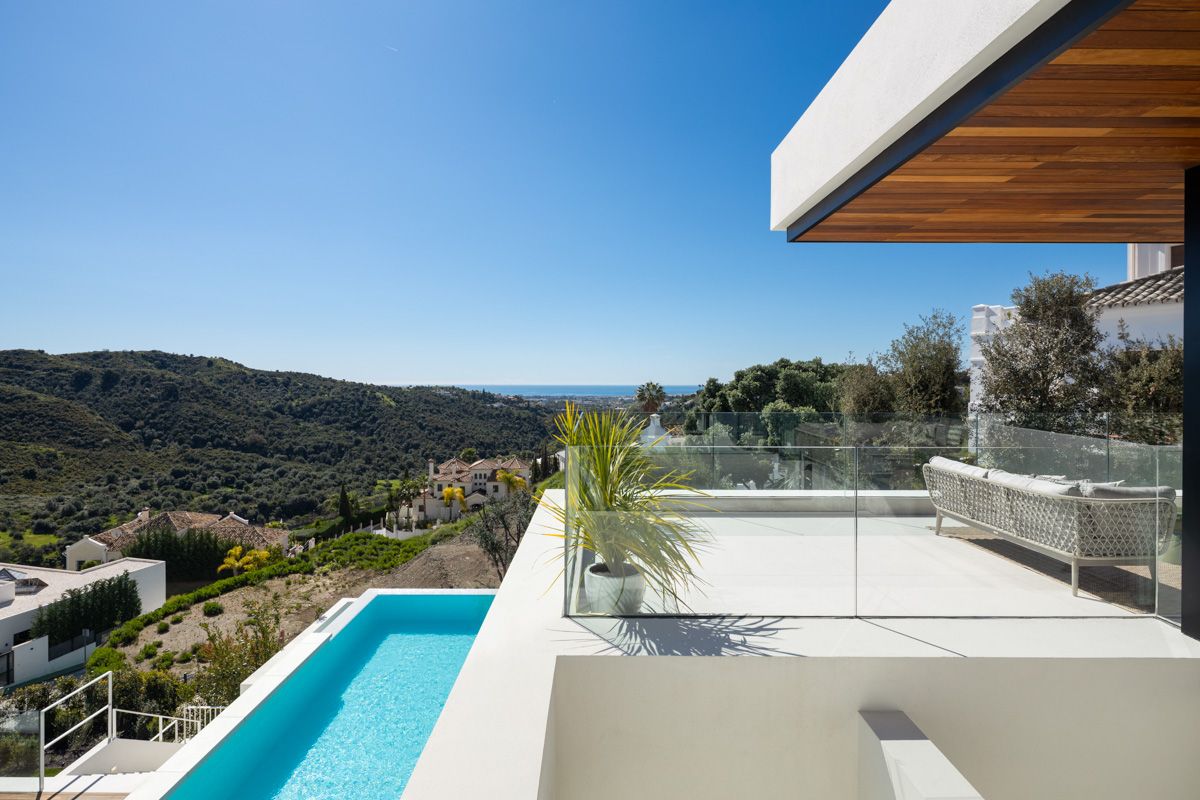 Utility room in 6-bedroom new-build villa, La Quinta, Benahavis