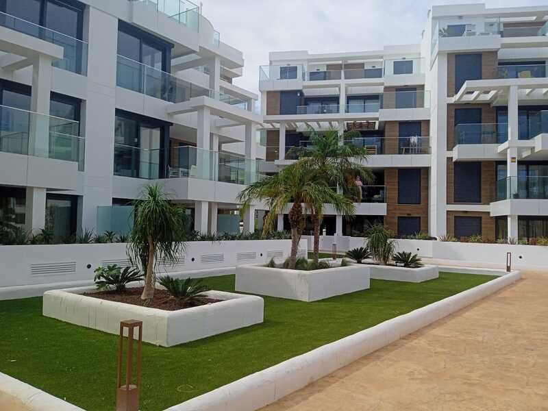 Second bedroom in 2-bedroom apartment, L'Almadrava-L'Estanyò, Denia