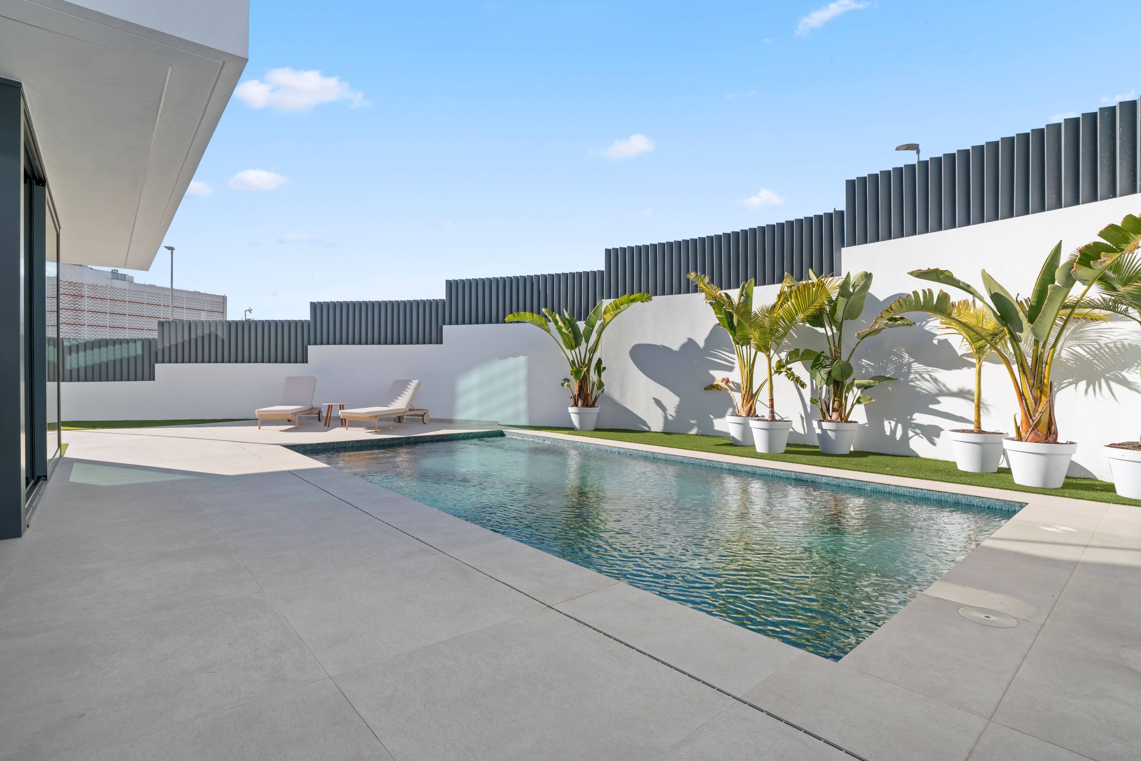 Swimming pool with decking area, 3-bedroom new-build villa, Rincón de Loix, Benidorm
