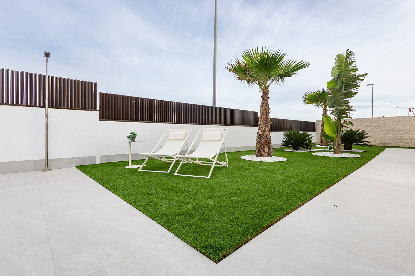 Private swimming pool with paved surround in new-build townhouse, Desamparados, Orihuela
