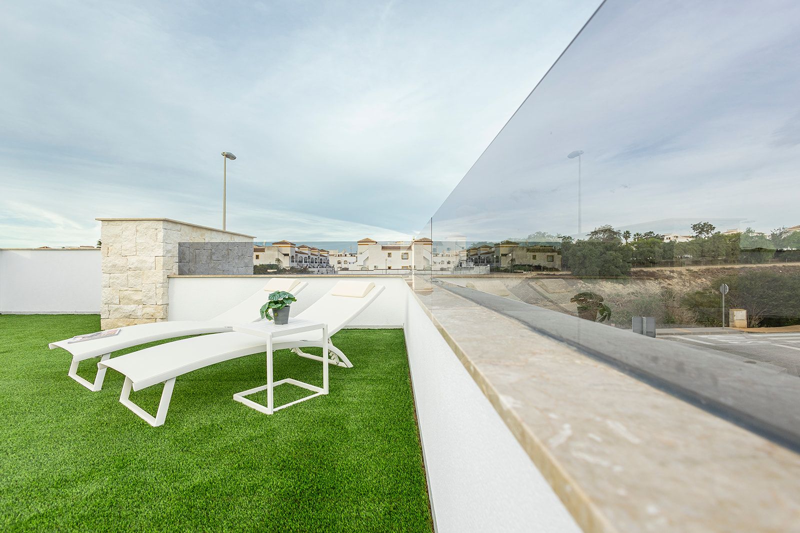 Open-plan kitchen and dining space on ground floor of new-build townhouse, Desamparados, Orihuela